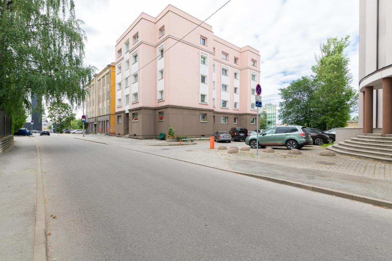 Cozy Stylish Studio Apartment With Free Parking By Centralapartments Tallinn Dış mekan fotoğraf